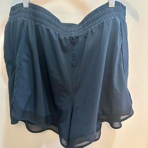 Athleta Women Mesh Racer Run Short 4” in Black Size 2X